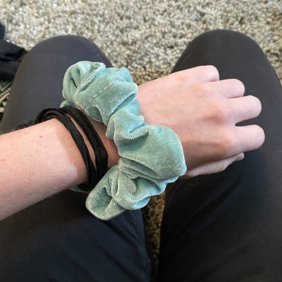 NEW and HOMEMADE Scrunchies! Cotton/Velvet - Picture 5 of 5